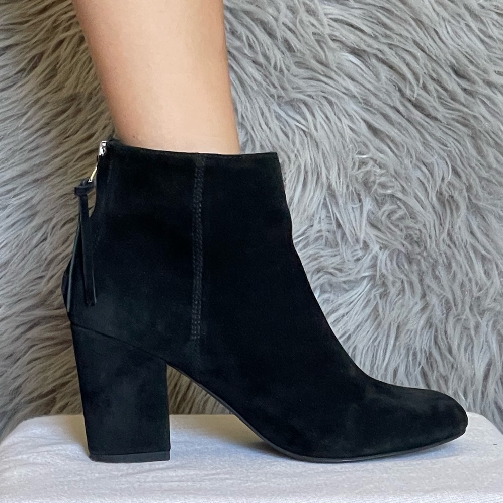 Cynthia Black Sueded heels